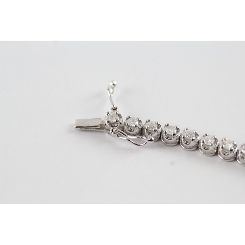 5 - 18ct white gold diamond tennis bracelet (9.8g) Size