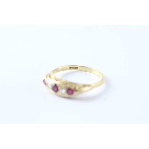 51 - 18ct gold vintage ruby and diamond set ring (2.7g) Size P