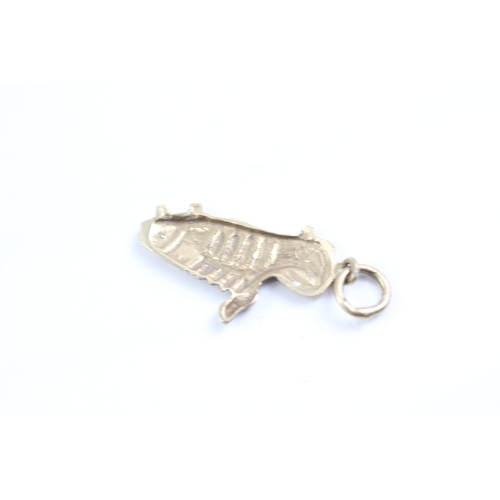 539 - 9ct gold football boot charm (0.7g) Size