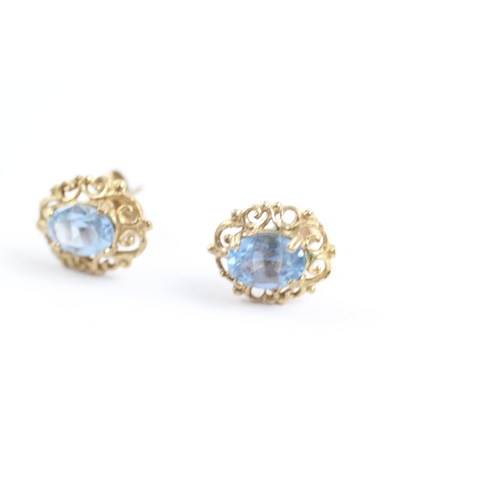 545 - 9ct gold blue gemstone stud earrings (1.7g) Size