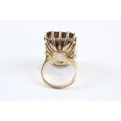 58 - 9ct gold vintage emerald cut smokey quartz cocktail ring (15.6g) Size P