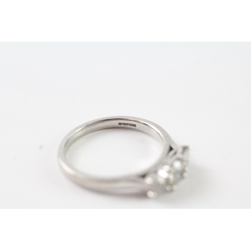 7 - .950 platinum diamond trilogy ring (4.5g) Size M 1/2