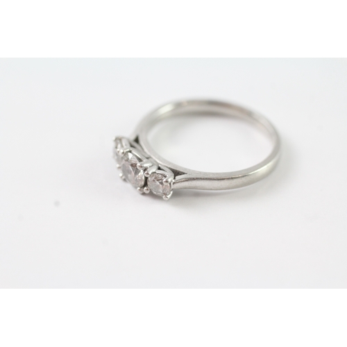 7 - .950 platinum diamond trilogy ring (4.5g) Size M 1/2