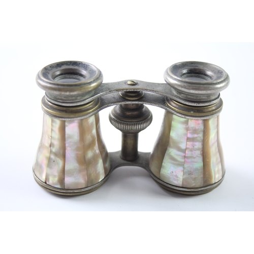 444 - Antique Iridescent Mother of Pearl Opera Glasses Working