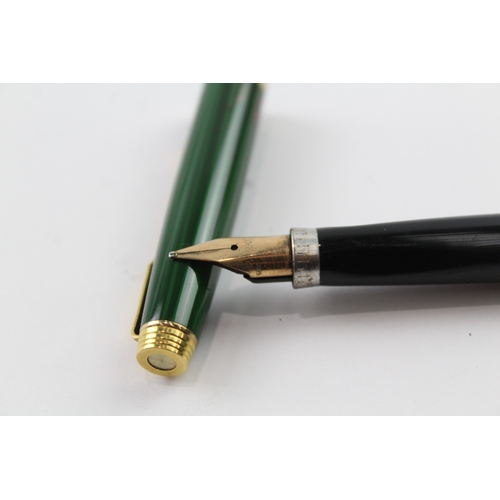 464 - Vintage Parker 75 Green Lacquer Fountain Pen w/ 14ct Gold Nib WRITING