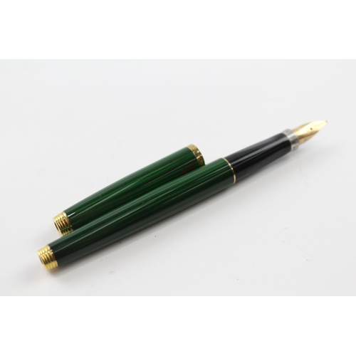 464 - Vintage Parker 75 Green Lacquer Fountain Pen w/ 14ct Gold Nib WRITING