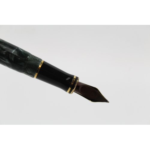 472 - Parker Centennial Duofold Green Lacquer Fountain Pen w/ 18ct Gold Nib WRITING