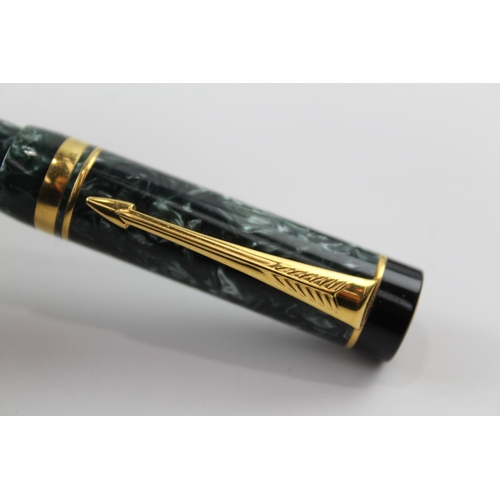 472 - Parker Centennial Duofold Green Lacquer Fountain Pen w/ 18ct Gold Nib WRITING