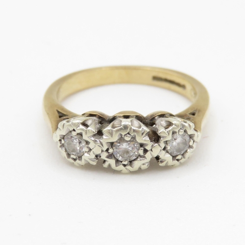 108 - 9ct gold three stone diamond ring (3.1g) Size J