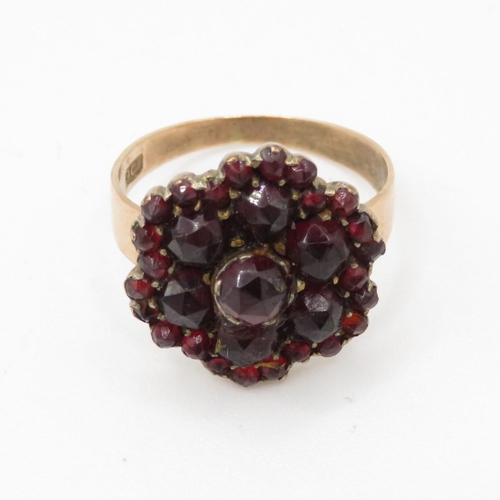 181 - 9ct gold antique garnet dress ring (2.5g) Size L