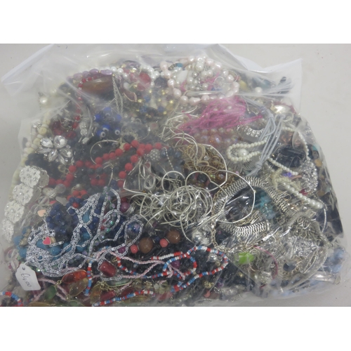 199 - 10kg Unsorted Costume Jewellery