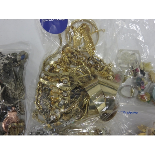 200 - Bulk Lot Assorted Costume Jewellery