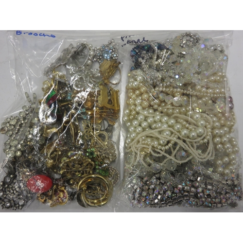 202 - Bulk Lot Assorted Costume Jewellery