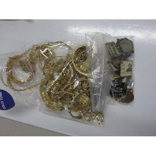 204 - Bulk Lot Assorted Costume Jewellery