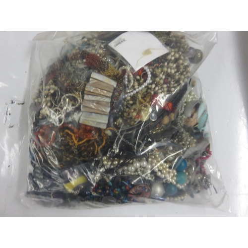 210 - 10kg Unsorted Costume Jewellery