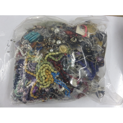 213 - 10kg Unsorted Costume Jewellery