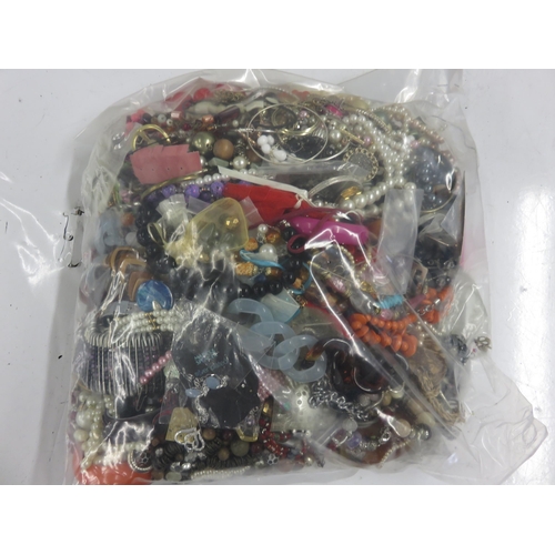 215 - 10kg Unsorted Costume Jewellery