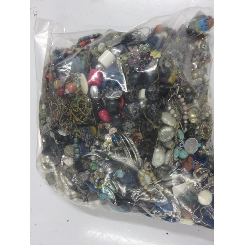 218 - 10kg Unsorted Costume Jewellery