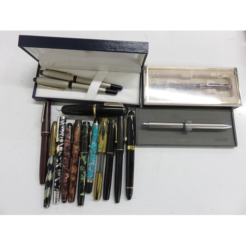 71 - 2.5kg of Assorted Fountain Pens