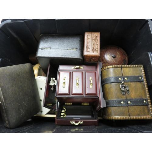 392 - Collection of Vintage Boxes