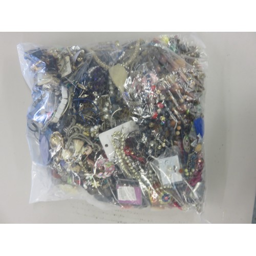 206 - 10kg Unsorted Costume Jewellery