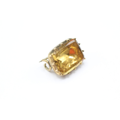 103 - 9ct gold antique foiled back citrine brooch (2.7g)