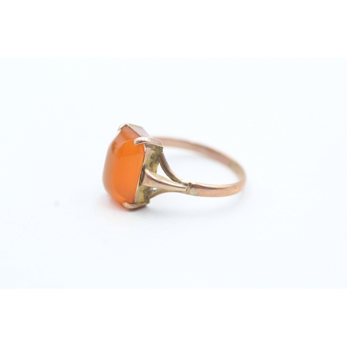 111 - 9ct gold orange gemstone single stone ring (1.8g) Size L 1/2