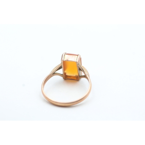 111 - 9ct gold orange gemstone single stone ring (1.8g) Size L 1/2