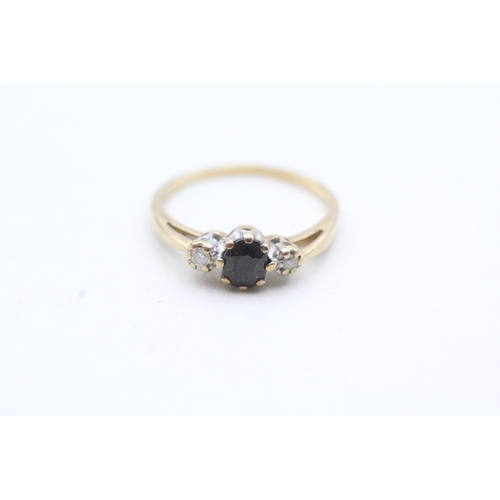 152 - 9ct gold blue gemstone and diamond ring (1.5g) Size J