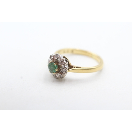 164 - 18ct gold vintage emerald & diamond cluster ring (3.5g) Size L