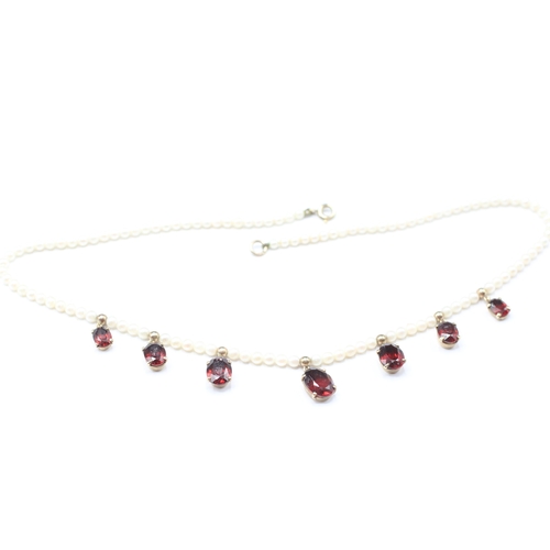 170 - 9ct gold garnet & cultured pearl necklace (11.1g)