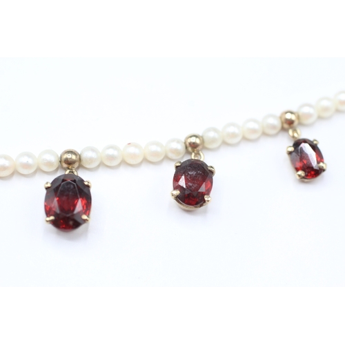 170 - 9ct gold garnet & cultured pearl necklace (11.1g)