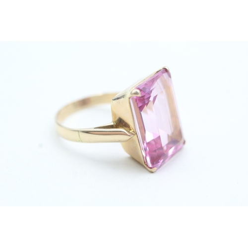 176 - 9ct gold pink paste cocktail ring (7.4g) Size P 1/2