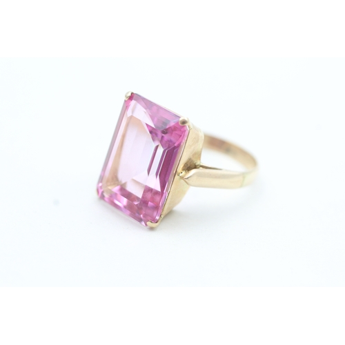 176 - 9ct gold pink paste cocktail ring (7.4g) Size P 1/2