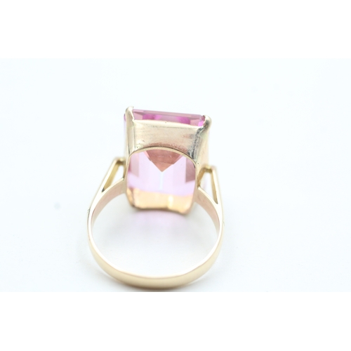 176 - 9ct gold pink paste cocktail ring (7.4g) Size P 1/2