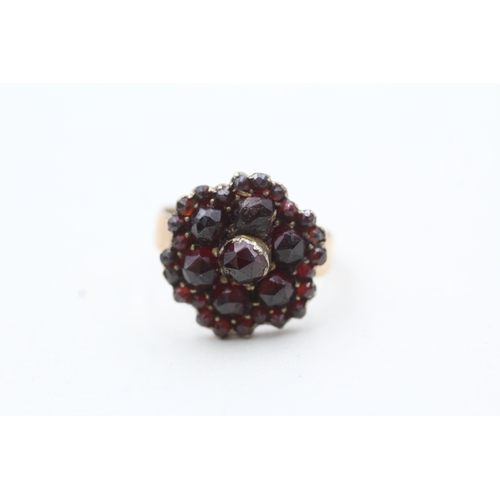 181 - 9ct gold antique garnet dress ring (2.5g) Size L