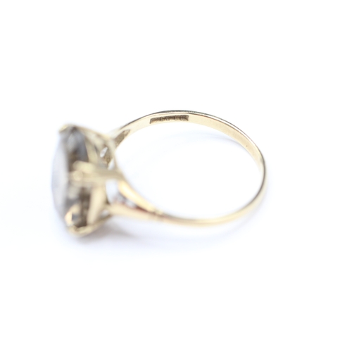 189 - 9ct gold smoky quartz cocktail ring (2.5g) Size O 1/2