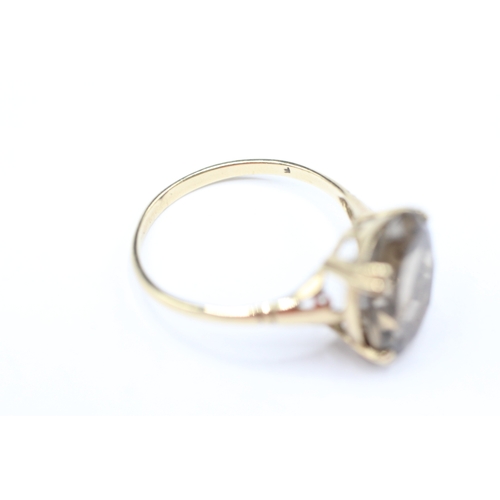 189 - 9ct gold smoky quartz cocktail ring (2.5g) Size O 1/2