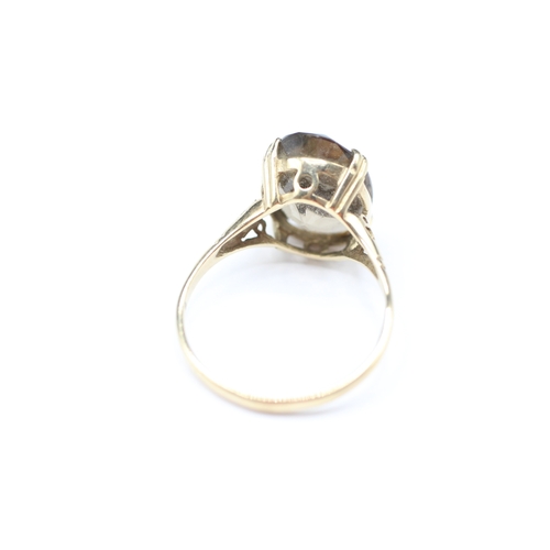 189 - 9ct gold smoky quartz cocktail ring (2.5g) Size O 1/2