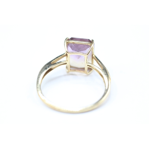 192 - 9ct gold and ametrine claw set ring (2.4g) Size P 1/2