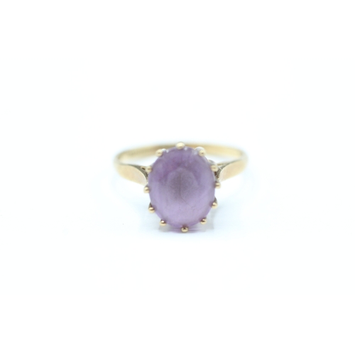 209 - 9ct gold amethyst single stone ring (2.4g) Size M