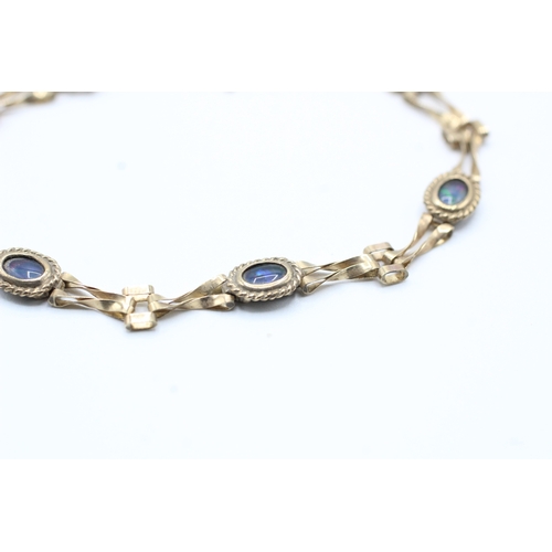 23 - 9ct gold opal triplet bracelet (3.4g)