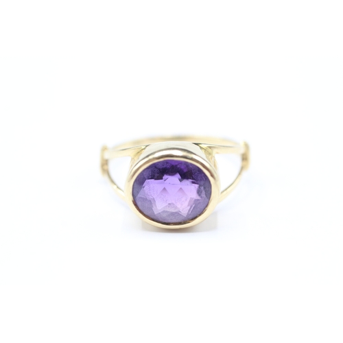 231 - 18ct gold amethyst single stone ring (4.2g) Size P