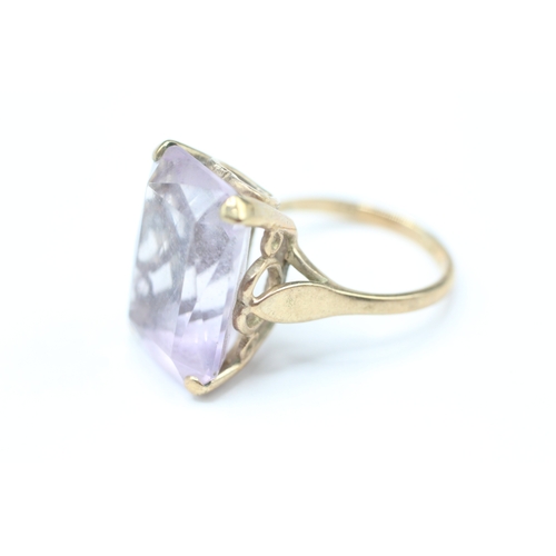 239 - 9ct gold pink gemstone cocktail ring (6.1g) Size N