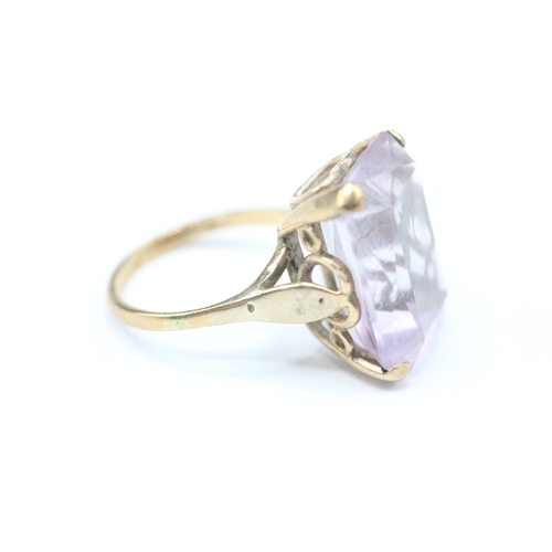 239 - 9ct gold pink gemstone cocktail ring (6.1g) Size N