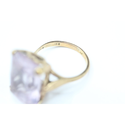 239 - 9ct gold pink gemstone cocktail ring (6.1g) Size N