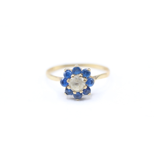 241 - 9ct gold blue and white gemstone ring (1.7g)