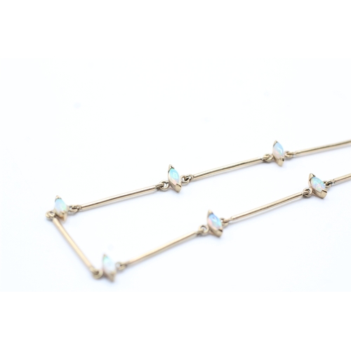 25 - 9ct gold and opal bracelet (2.2g)