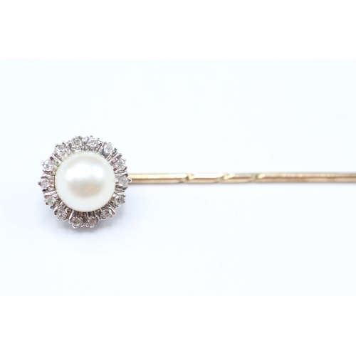 250 - 9ct gold cultured pearl and diamond halo stick pin (2.7g)