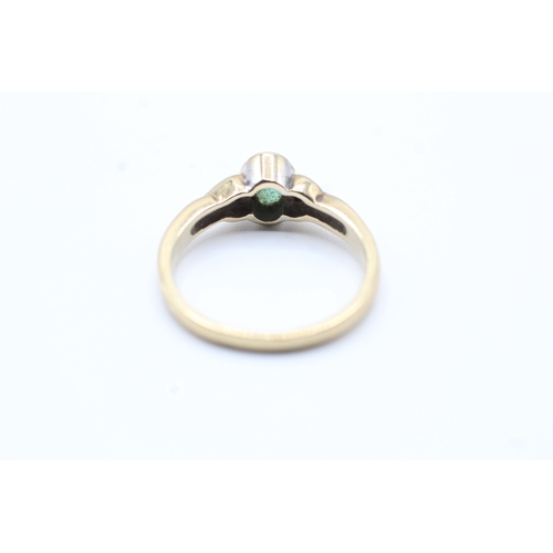 30 - 9ct gold green gemstone and diamond ring (2.9g) Size O